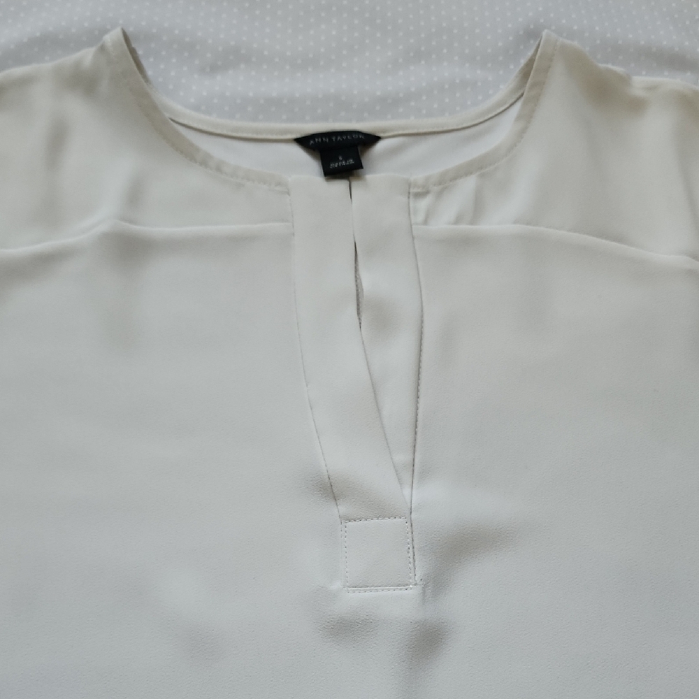 Ann Taylor Light Cream Blouse - Size: S